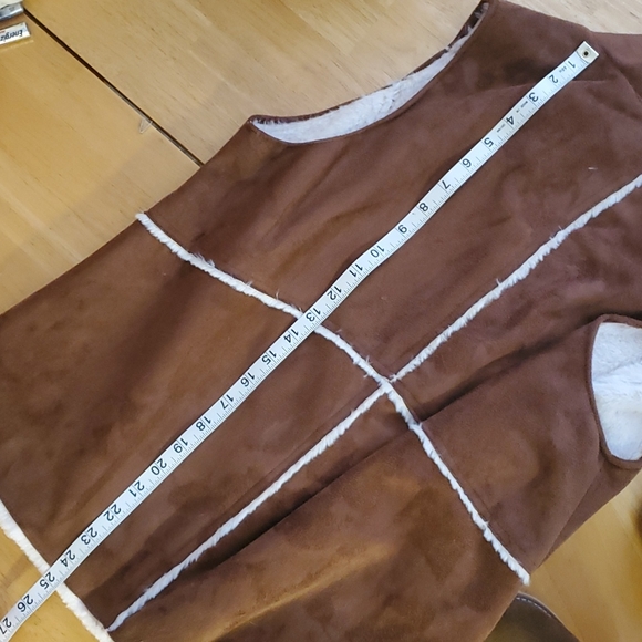 Bearpaw Surefire Faux Sherpa Vest Brand New - Picture 8 of 8